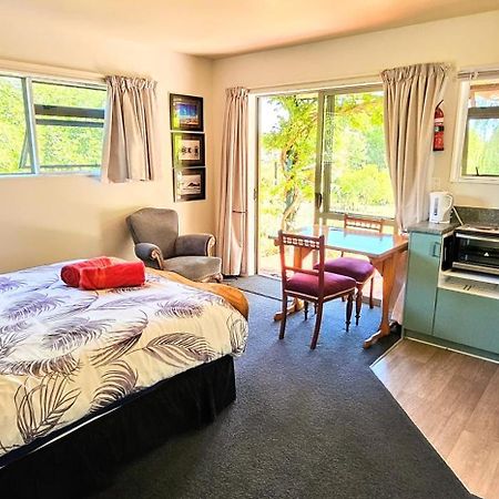 Waterwheel Cottage Upper Moutere エクステリア 写真
