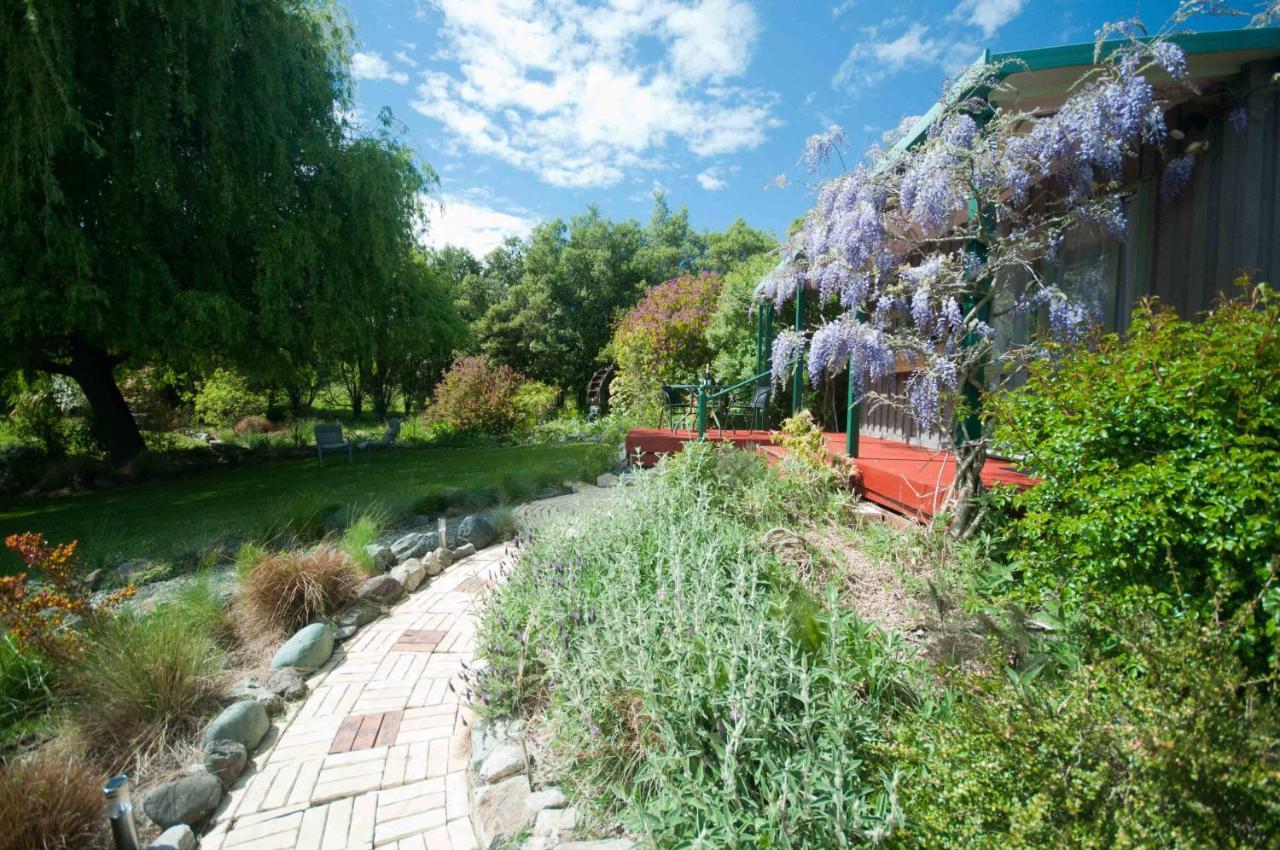 Waterwheel Cottage Upper Moutere エクステリア 写真
